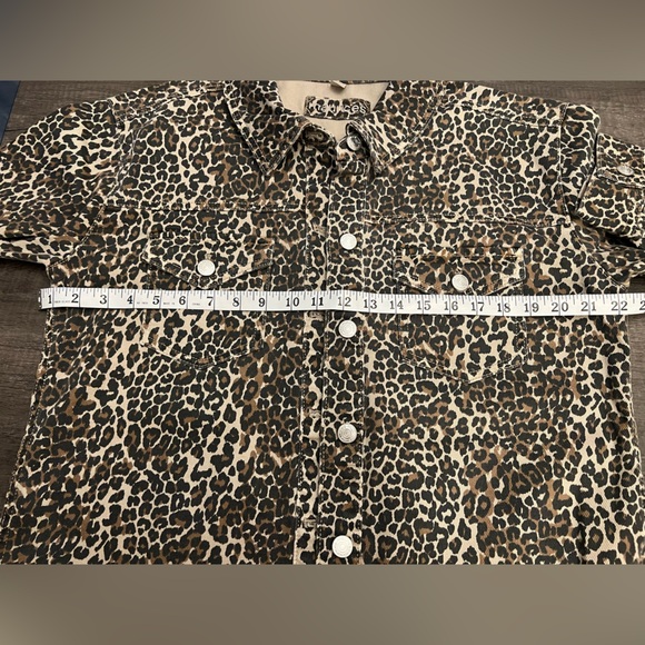 Leopard Print Women's Jacket - Picture 3 of 6